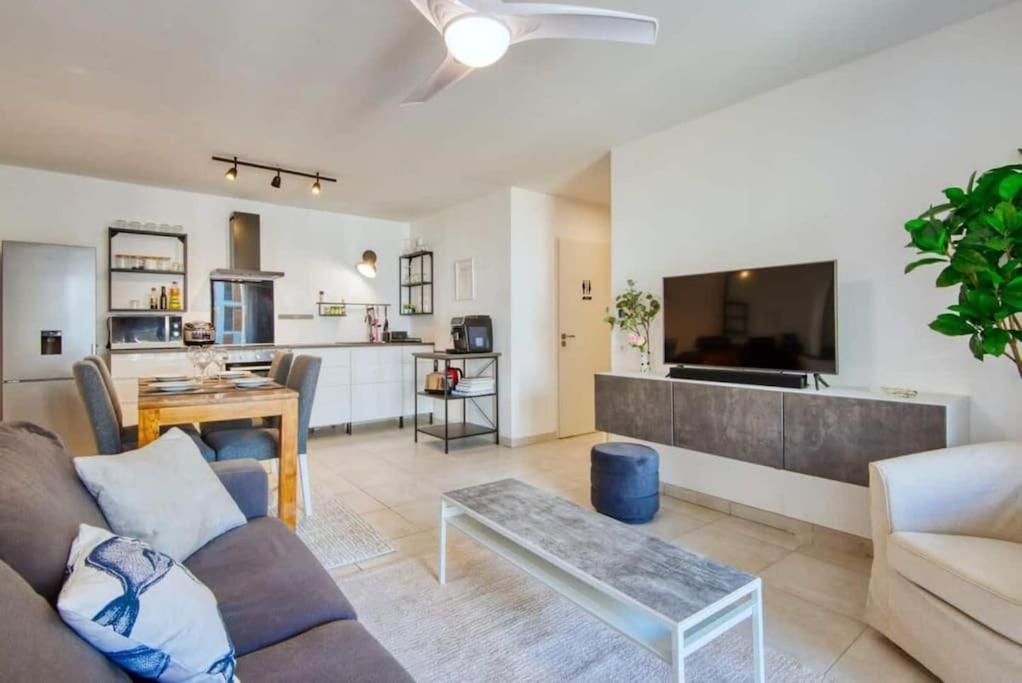 Le Fonction, Meuble 4 Etoiles, Avec Parking Boxe Apartamento Aix-en-Provence Exterior foto