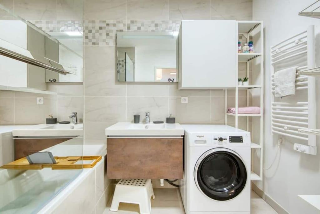 Le Fonction, Meuble 4 Etoiles, Avec Parking Boxe Apartamento Aix-en-Provence Exterior foto